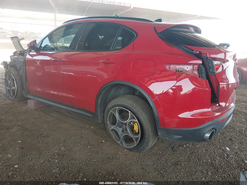 2018 Alfa romeo Stelvio VIN ZASFAKNN9J7B98875 IAAI salvage auction — NORMAL WEAR, Clear-Dealer Only (Arizona), sold $25 on 2026-07-28 (photo 3)