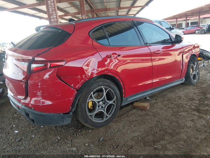 2018 Alfa romeo Stelvio VIN ZASFAKNN9J7B98875 IAAI salvage auction — NORMAL WEAR, Clear-Dealer Only (Arizona), sold $25 on 2026-07-28 (photo 4)
