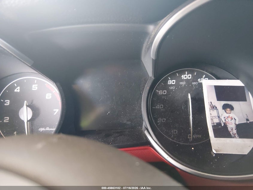 2018 Alfa romeo Stelvio VIN ZASFAKNN9J7B98875 IAAI salvage auction — NORMAL WEAR, Clear-Dealer Only (Arizona), sold $25 on 2026-07-28 (photo 7)