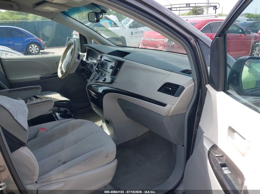 2011 Toyota Sienna VIN 5TDKK3DC4BS085093 IAAI salvage auction — REAR END, Original (Texas), sold $1,300 on 2026-07-29 (photo 5)