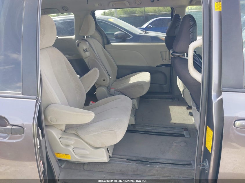 2011 Toyota Sienna VIN 5TDKK3DC4BS085093 IAAI salvage auction — REAR END, Original (Texas), sold $1,300 on 2026-07-29 (photo 8)