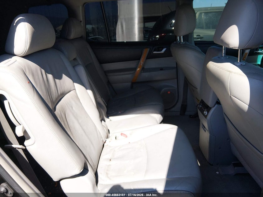 2009 Toyota Highlander hybrid VIN JTEEW44A892029659 IAAI salvage auction — UNKNOWN, Clear - Dealer Only (California), sold $525 on 2026-07-29 (photo 8)