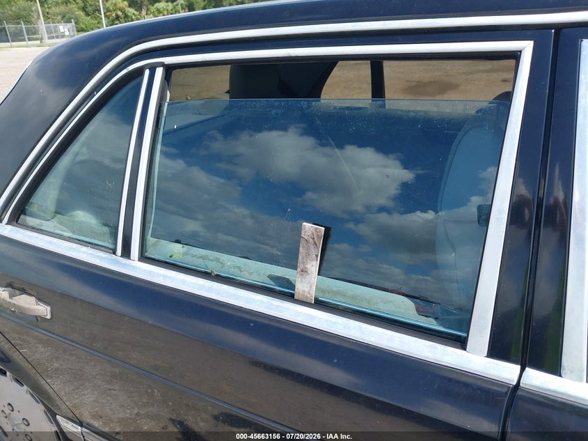 1991 Mercedes-benz 560 VIN WDBCA39EXMA602879 IAAI salvage auction — NORMAL WEAR, Clear (Florida), sold $575 on 2026-07-30 (photo 6)