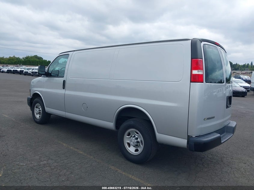 2018 Chevrolet Express VIN 1GCWGAFG1J1288848 IAAI salvage auction — NORMAL WEAR, SF97 (Oregon), sold $15,900 on 2026-08-26 (photo 3)