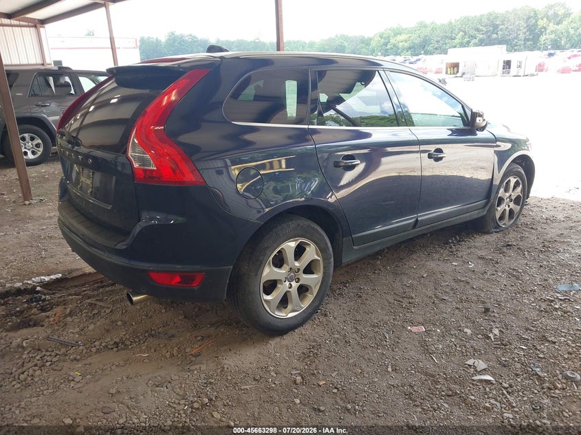 2013 Volvo Xc60 VIN YV4952DL4D2390584 IAAI salvage auction — RIGHT FRONT, Salvage Title, sold $600 on 2026-08-28 (photo 4)
