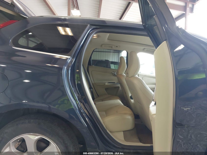 2013 Volvo Xc60 VIN YV4952DL4D2390584 IAAI salvage auction — RIGHT FRONT, Salvage Title, sold $600 on 2026-08-28 (photo 8)