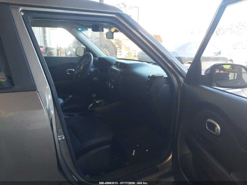2016 Kia Soul VIN KNDJN2A29G7267415 IAAI salvage auction — ENGINE DAMAGE, Clear (Georgia), sold $275 on 2026-07-31 (photo 5)