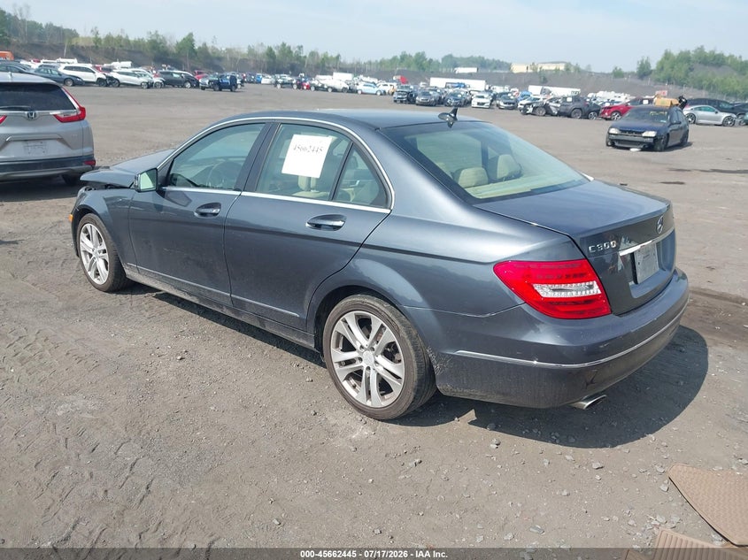 2013 Mercedes-benz C-klasse VIN WDDGF8AB5DA868710 IAAI salvage auction — FRONT END, Wait Title, sold $1,050 on 2026-08-18 (photo 3)