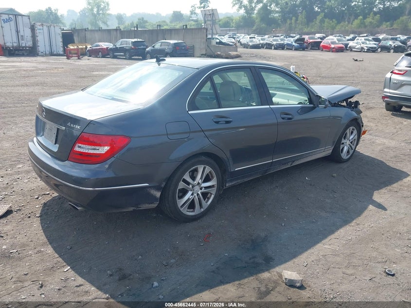 2013 Mercedes-benz C-klasse VIN WDDGF8AB5DA868710 IAAI salvage auction — FRONT END, Wait Title, sold $1,050 on 2026-08-18 (photo 4)