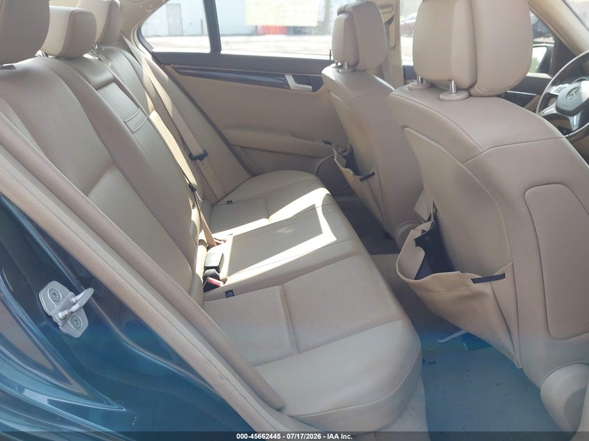 2013 Mercedes-benz C-klasse VIN WDDGF8AB5DA868710 IAAI salvage auction — FRONT END, Wait Title, sold $1,050 on 2026-08-18 (photo 8)