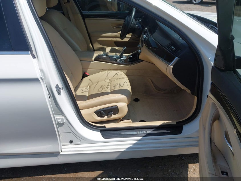 2014 BMW 5er VIN WBA5A7C50ED612022 IAAI salvage auction — REAR END, Salvage (Massachusetts), sold $1,050 on 2026-09-10 (photo 5)