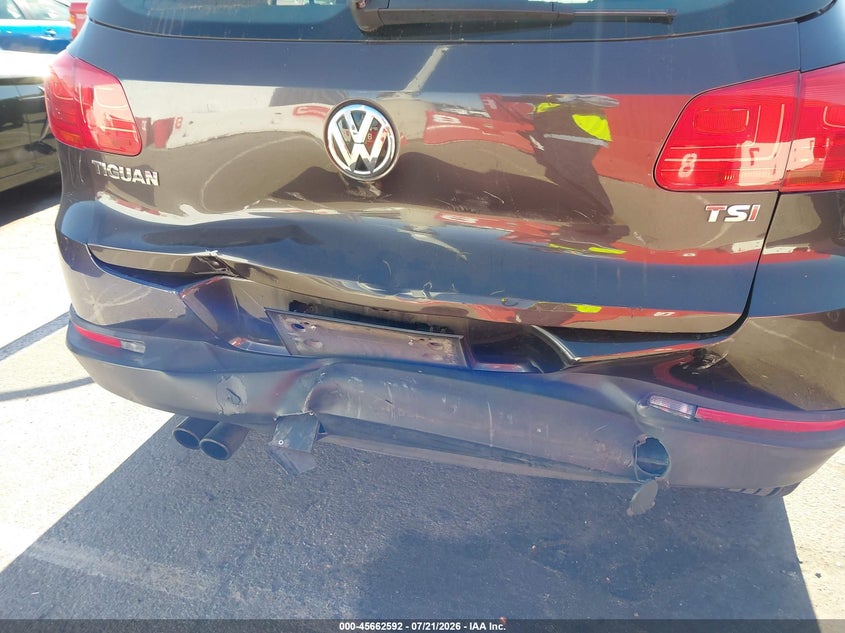2016 Volkswagen Tiguan VIN WVGAV7AX8GW608586 IAAI salvage auction — REAR END, Wait Title, sold $1,300 on 2026-08-06 (photo 6)