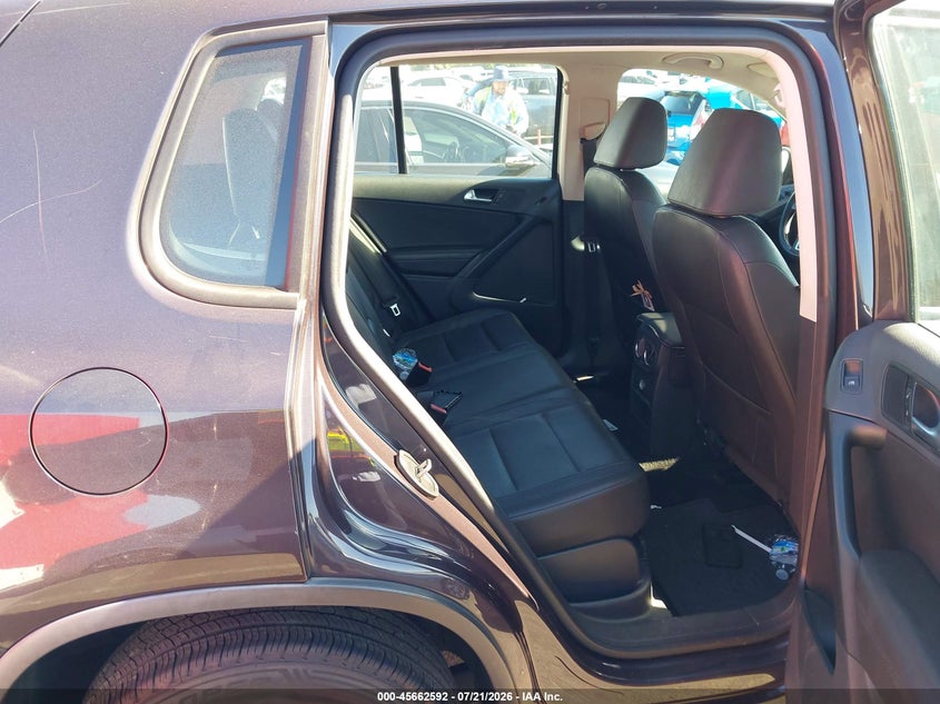 2016 Volkswagen Tiguan VIN WVGAV7AX8GW608586 IAAI salvage auction — REAR END, Wait Title, sold $1,300 on 2026-08-06 (photo 8)