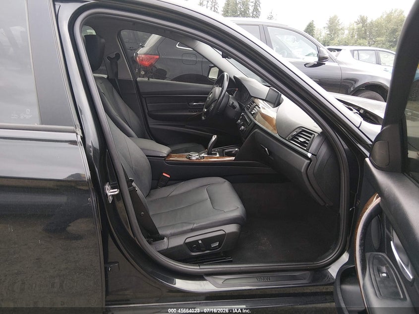 2015 BMW 3er VIN WBA3B5C57FP654504 IAAI salvage auction — RIGHT FRONT, Clear (Oregon), sold $1,950 on 2026-07-22 (photo 5)