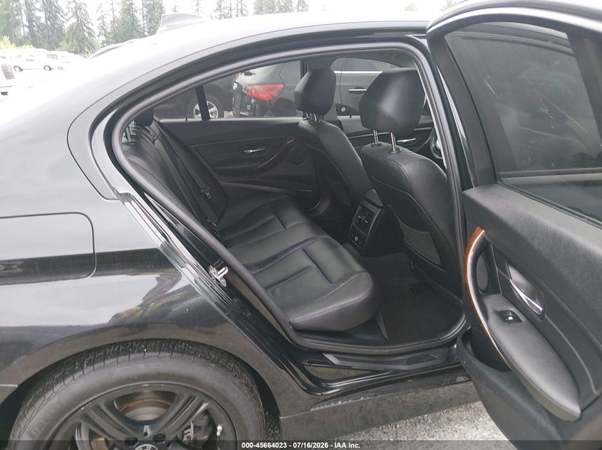 2015 BMW 3er VIN WBA3B5C57FP654504 IAAI salvage auction — RIGHT FRONT, Clear (Oregon), sold $1,950 on 2026-07-22 (photo 8)