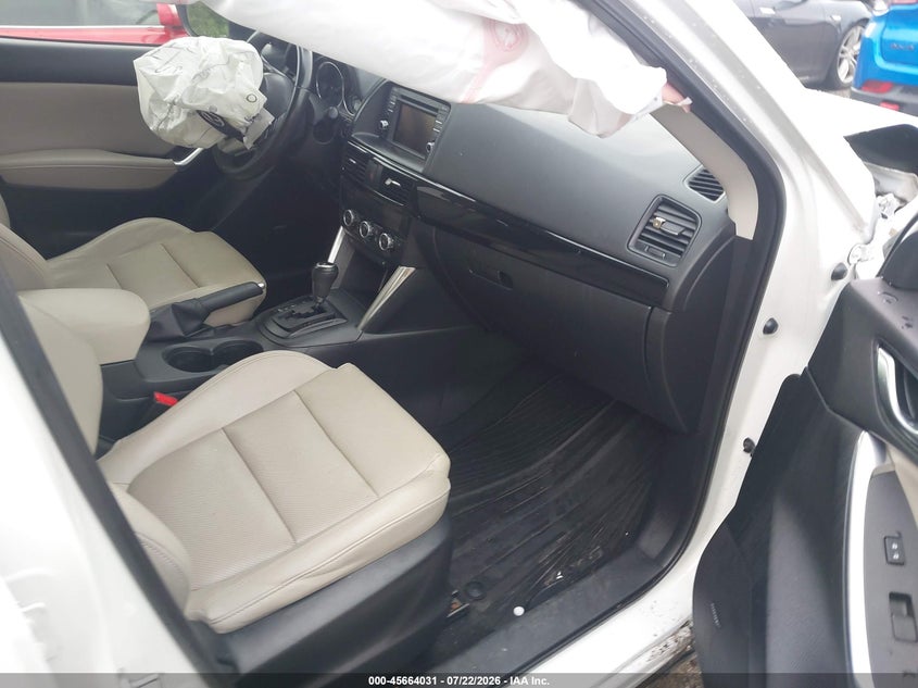 2014 Mazda Cx-5 VIN JM3KE4DY5E0357724 IAAI salvage auction — RIGHT FRONT, Clear (Massachusetts), sold $1,350 on 2026-07-31 (photo 5)