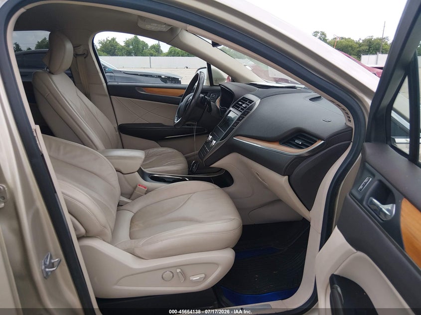 2017 Lincoln Mkc VIN 5LMCJ2C90HUL14387 IAAI salvage auction — NORMAL WEAR, Original (Texas), sold $1,050 on 2026-07-24 (photo 5)