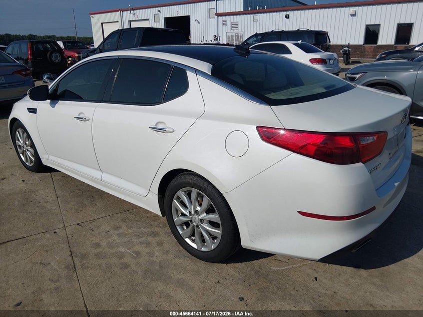 2015 Kia Optima VIN 5XXGN4A71FG421462 IAAI salvage auction — NORMAL WEAR, Clear (Missouri), sold $75 on 2026-07-28 (photo 3)