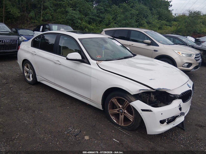 2014 BMW 3er VIN WBA3B5C55EP543710 IAAI salvage auction — RIGHT FRONT, Salvage (Idaho), sold $950 on 2026-08-11 (photo 1)