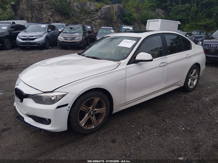 2014 BMW 3er VIN WBA3B5C55EP543710 IAAI salvage auction — RIGHT FRONT, Salvage (Idaho), sold $950 on 2026-08-11 (photo 2)