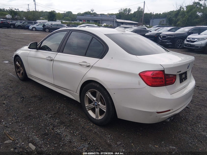 2014 BMW 3er VIN WBA3B5C55EP543710 IAAI salvage auction — RIGHT FRONT, Salvage (Idaho), sold $950 on 2026-08-11 (photo 3)