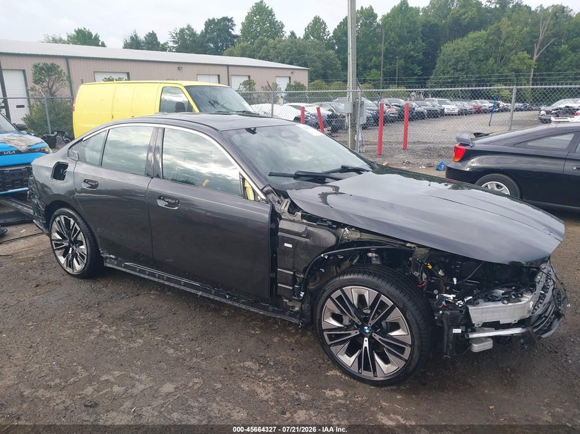 2026 BMW 5er VIN WBA53FJ09TCW99255 — IAAI salvage auction photo