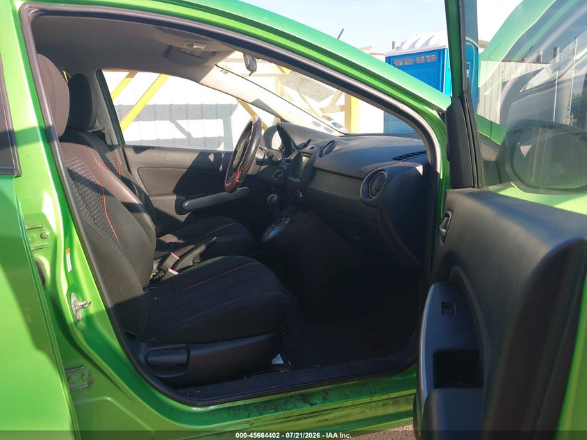 2011 Mazda 2 VIN JM1DE1HY1B0115325 IAAI salvage auction — NORMAL WEAR, Clear (Illinois), sold $100 on 2026-07-28 (photo 5)