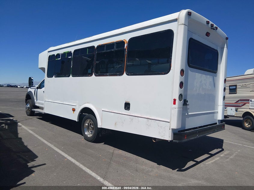 2017 Ford F550 VIN 1FDAF5GY6HDA08437 IAAI salvage auction — NORMAL WEAR, Wait Title, sold $7,700 on 2026-09-18 (photo 3)
