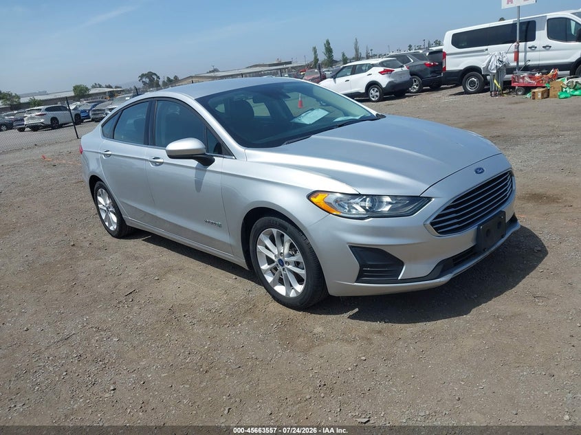2019 Ford Fusion VIN 3FA6P0LU1KR274210 — IAAI salvage auction photo