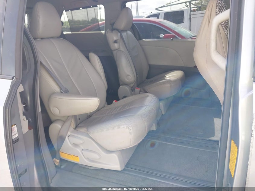 2011 Toyota Sienna VIN 5TDYK3DC0BS102112 IAAI salvage auction — REAR END, Original (Texas), sold $1,400 on 2026-07-29 (photo 8)