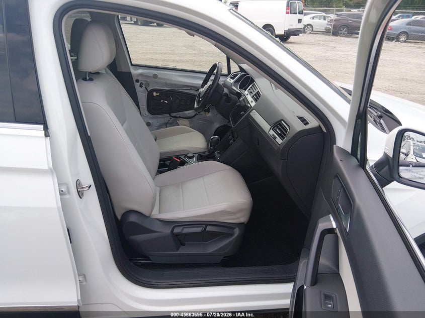 2018 Volkswagen Tiguan VIN 3VV2B7AX0JM010325 IAAI salvage auction — LEFT FRONT, Salvage Title, sold $4,700 on 2026-08-01 (photo 5)