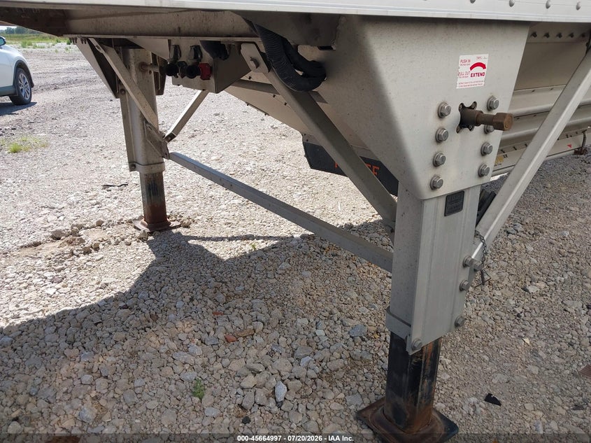 2024 Timpte Unknown VIN 1TDH43020RB180608 IAAI salvage auction — SIDE, Salvage (Nebraska), sold $17,100 on 2026-09-16 (photo 7)