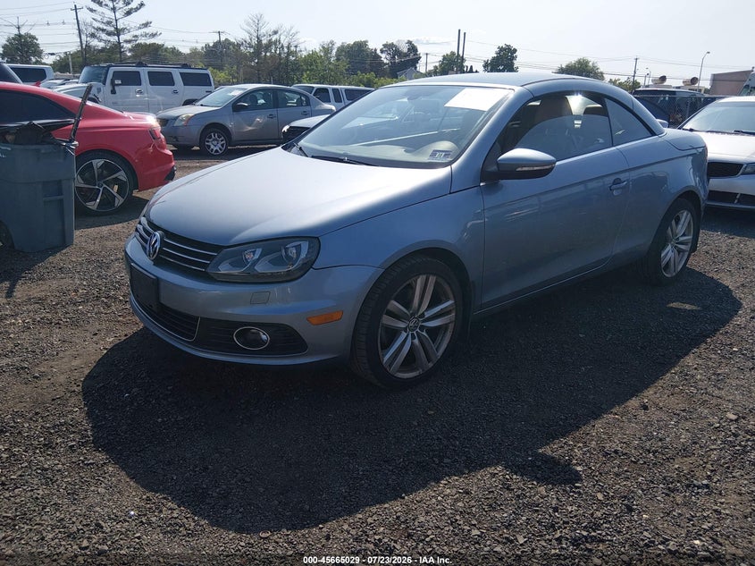 2015 Volkswagen Eos VIN WVWFW8AH6FV000768 IAAI salvage auction — NORMAL WEAR, Wait Title, sold $525 on 2026-08-03 (photo 2)
