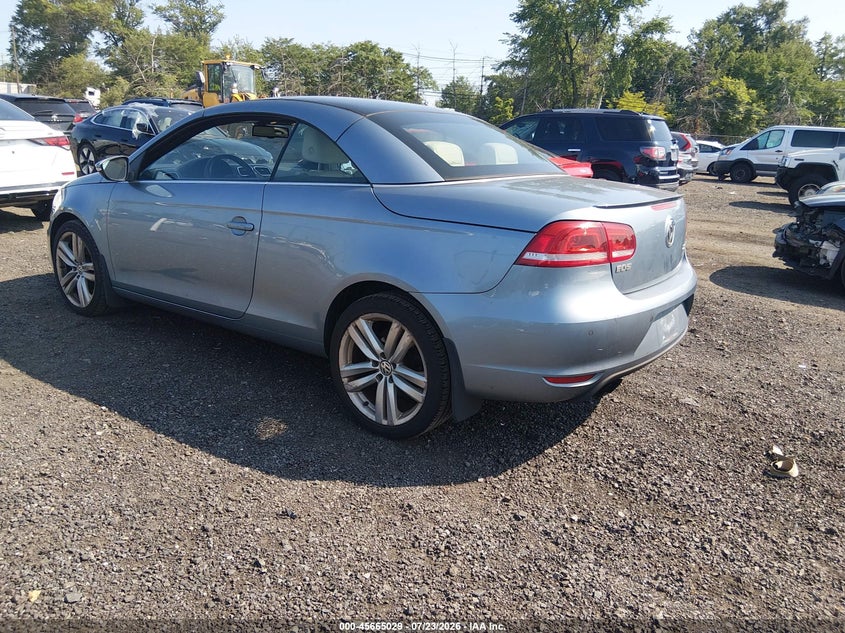 2015 Volkswagen Eos VIN WVWFW8AH6FV000768 IAAI salvage auction — NORMAL WEAR, Wait Title, sold $525 on 2026-08-03 (photo 3)