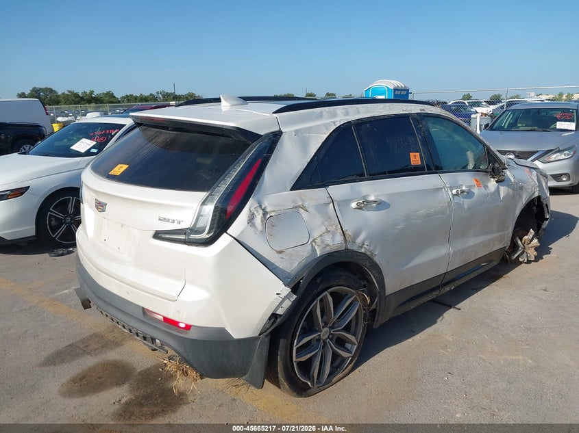 2019 Cadillac Xt4 VIN 1GYFZFR49KF229232 IAAI salvage auction — SIDE, Wait Title, sold $25 on 2026-09-03 (photo 4)