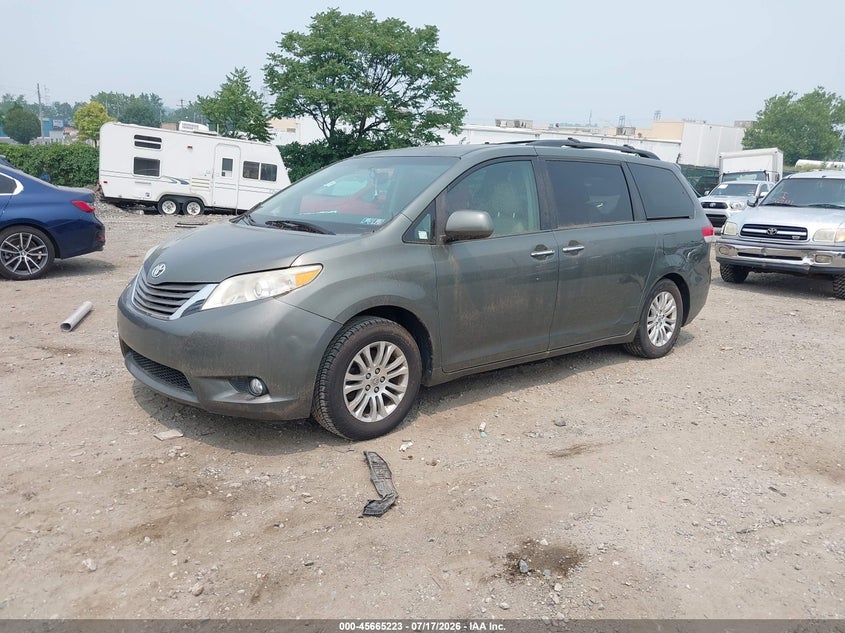 2013 Toyota Sienna VIN 5TDYK3DC2DS297715 IAAI salvage auction — NORMAL WEAR, Clear (Pennsylvania), sold $3,800 on 2026-07-24 (photo 2)
