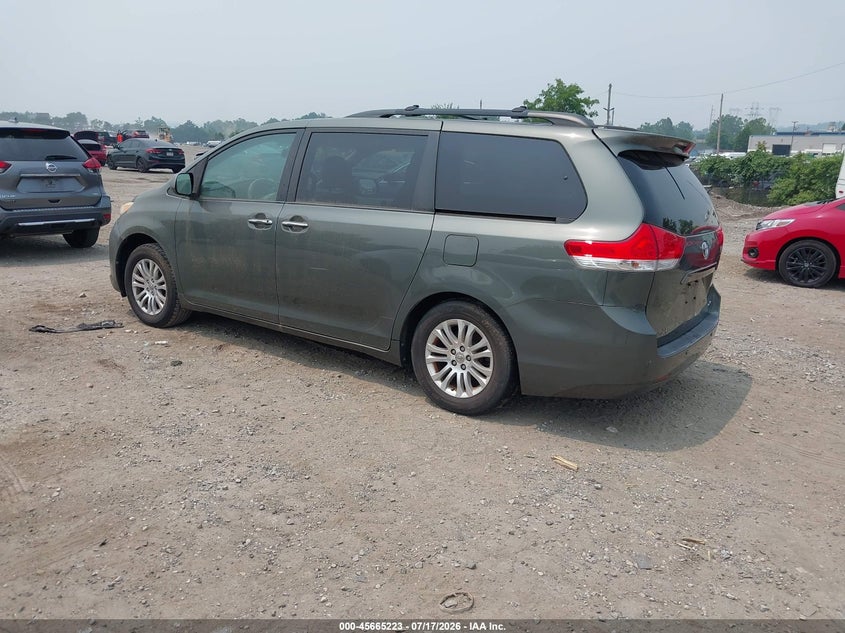 2013 Toyota Sienna VIN 5TDYK3DC2DS297715 IAAI salvage auction — NORMAL WEAR, Clear (Pennsylvania), sold $3,800 on 2026-07-24 (photo 3)