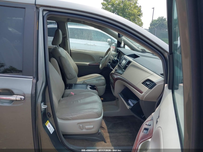 2013 Toyota Sienna VIN 5TDYK3DC2DS297715 IAAI salvage auction — NORMAL WEAR, Clear (Pennsylvania), sold $3,800 on 2026-07-24 (photo 5)