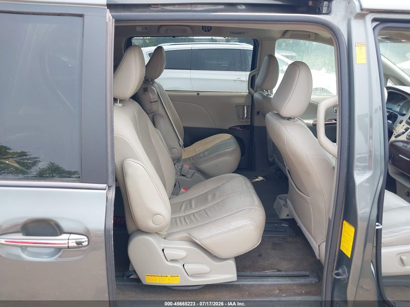 2013 Toyota Sienna VIN 5TDYK3DC2DS297715 IAAI salvage auction — NORMAL WEAR, Clear (Pennsylvania), sold $3,800 on 2026-07-24 (photo 8)
