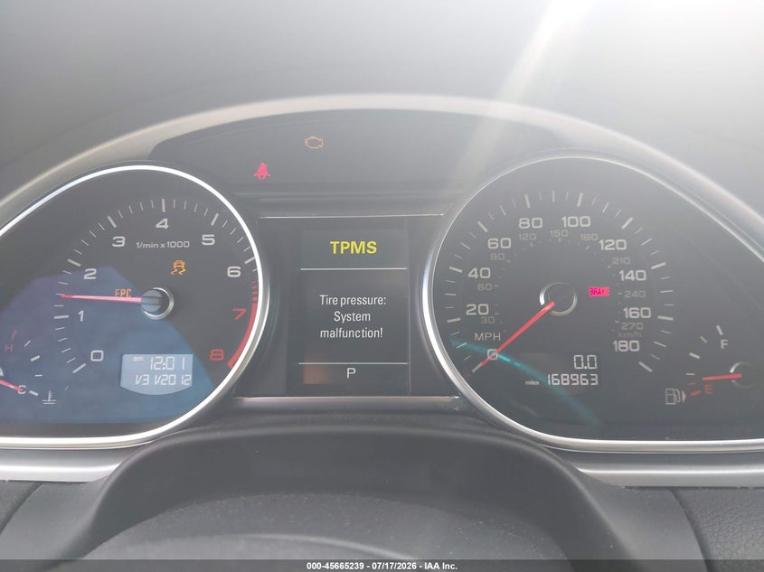 2013 Audi Q7 VIN WA1DGAFE3DD001450 IAAI salvage auction — NORMAL WEAR, Clear (Connecticut), sold $600 on 2026-07-23 (photo 7)