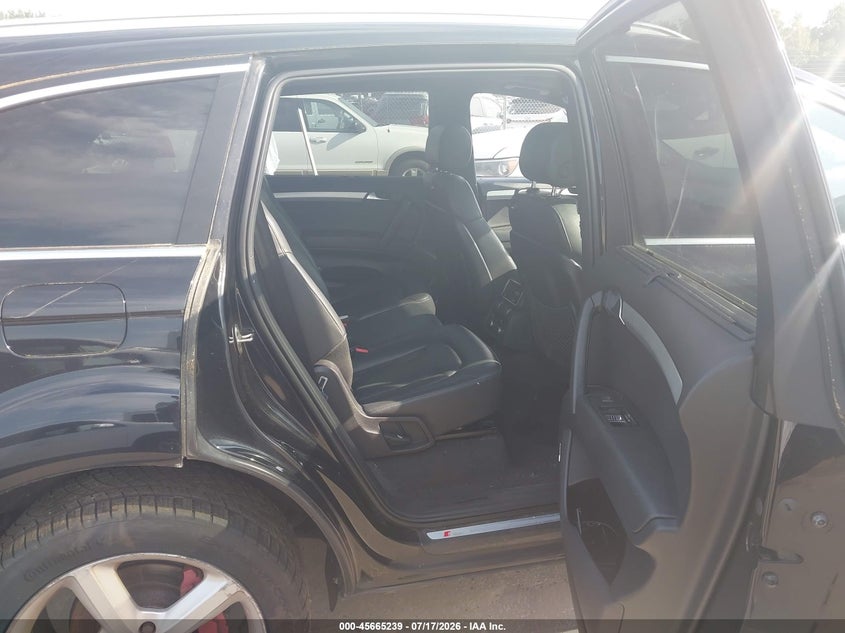 2013 Audi Q7 VIN WA1DGAFE3DD001450 IAAI salvage auction — NORMAL WEAR, Clear (Connecticut), sold $600 on 2026-07-23 (photo 8)