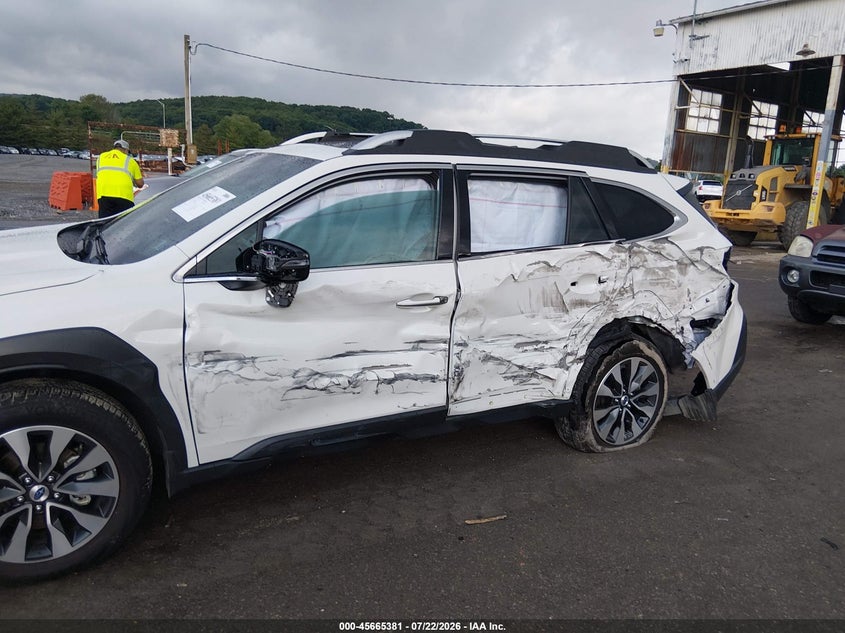 2025 Subaru Outback VIN 4S4BTGPD8S3232022 IAAI salvage auction — LEFT SIDE, Salvage Title, sold $11,900 on 2026-09-02 (photo 6)
