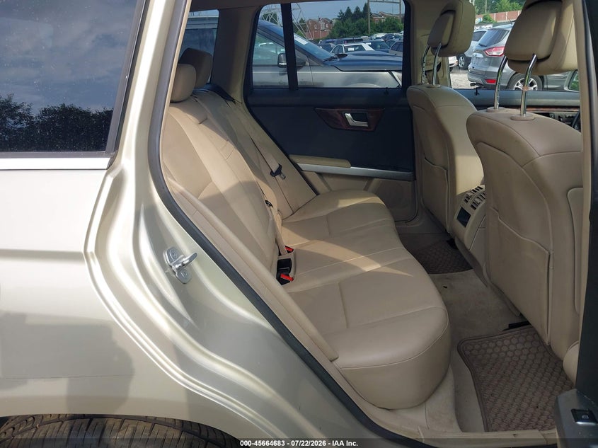 2012 Mercedes-benz Glk-klasse VIN WDCGG8HBXCF832570 IAAI salvage auction — VANDALISM, Salvage (Pennsylvania), sold $375 on 2026-07-31 (photo 8)