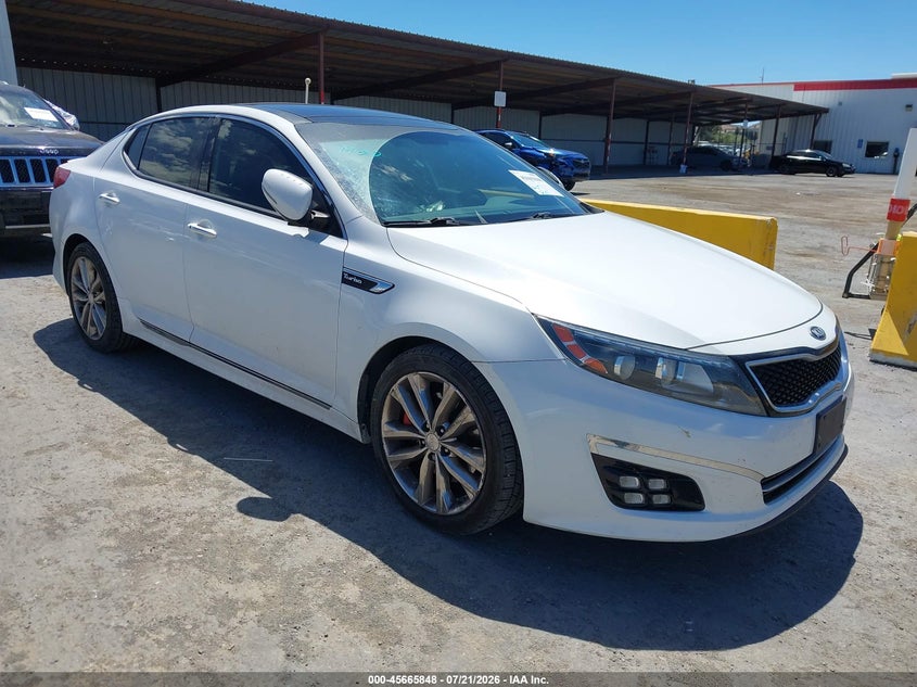 2015 Kia Optima VIN 5XXGR4A67FG363658 IAAI salvage auction — REAR END, Wait Title, sold $2,250 on 2026-08-01 (photo 1)