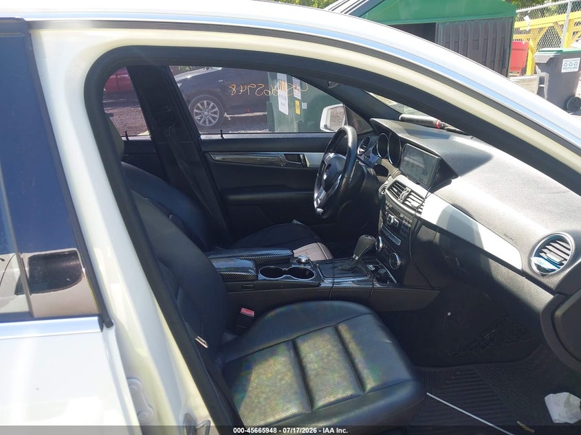 2012 Mercedes-benz C-klasse VIN WDDGF4HB1CR235359 IAAI salvage auction — FRONT & REAR, Mv-907A (New York), sold $475 on 2026-08-04 (photo 5)