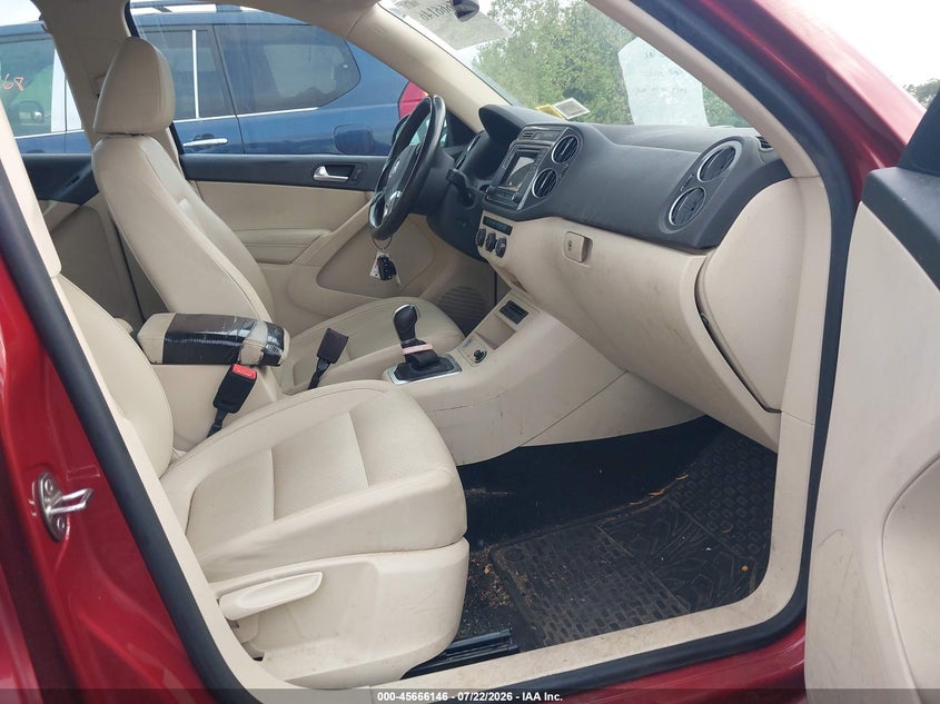 2016 Volkswagen Tiguan VIN WVGBV7AX8GW073442 IAAI salvage auction — NORMAL WEAR, Clear (New York), sold $775 on 2026-07-28 (photo 5)