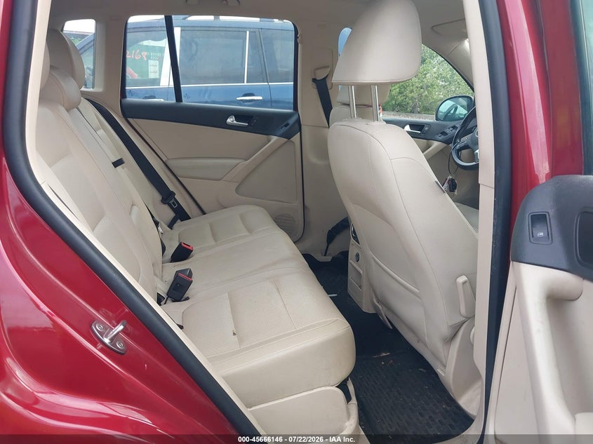 2016 Volkswagen Tiguan VIN WVGBV7AX8GW073442 IAAI salvage auction — NORMAL WEAR, Clear (New York), sold $775 on 2026-07-28 (photo 8)