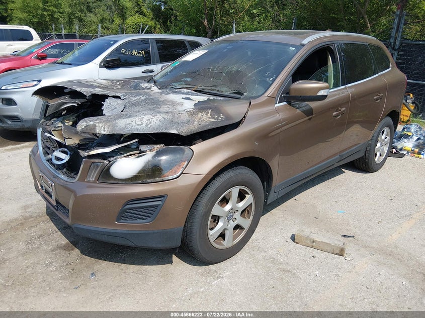 2012 Volvo Xc60 VIN YV4952DL0C2327707 IAAI salvage auction — ENGINE BURN, Salvage (Kansas), sold $450 on 2026-08-19 (photo 2)