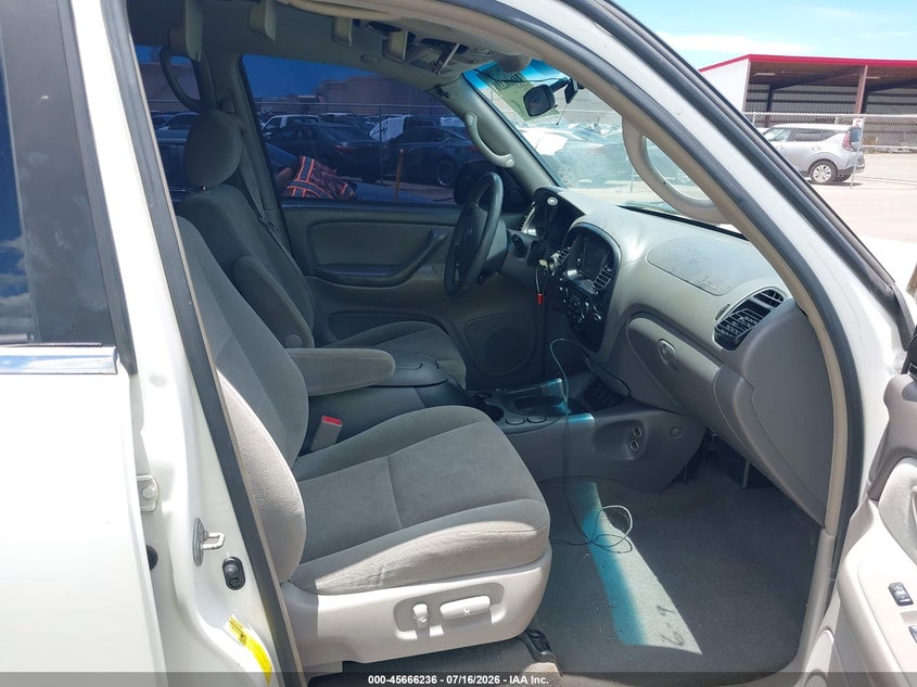 2005 Toyota Sequoia VIN 5TDZT34A25S250489 IAAI salvage auction — REAR END, Salvage (Hawaii), sold $150 on 2026-07-21 (photo 5)