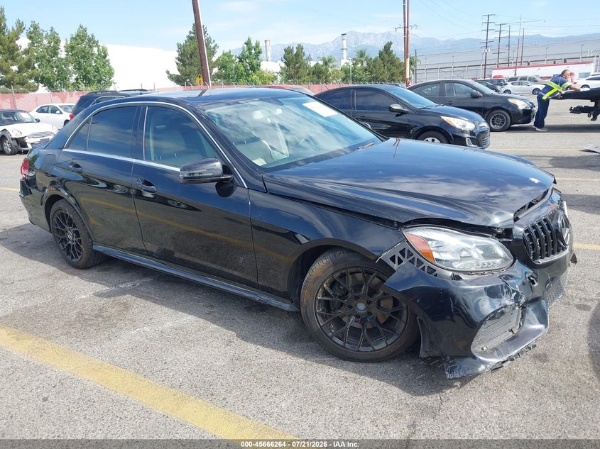 2016 Mercedes-benz E-klasse VIN WDDHF5KB7GB268559 IAAI salvage auction — FRONT & REAR, Salvage (California), sold $900 on 2026-08-11 (photo 1)